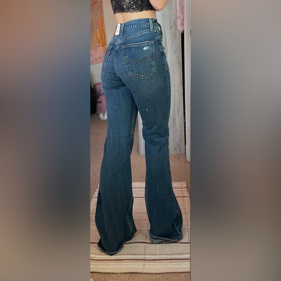 NWT Levi’s 70’s High Flare - Picture 9 of 15